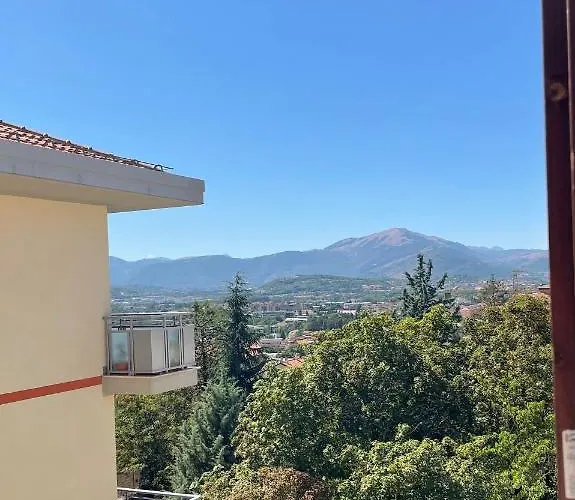 A Due Passi Dal Centro LʼAquila